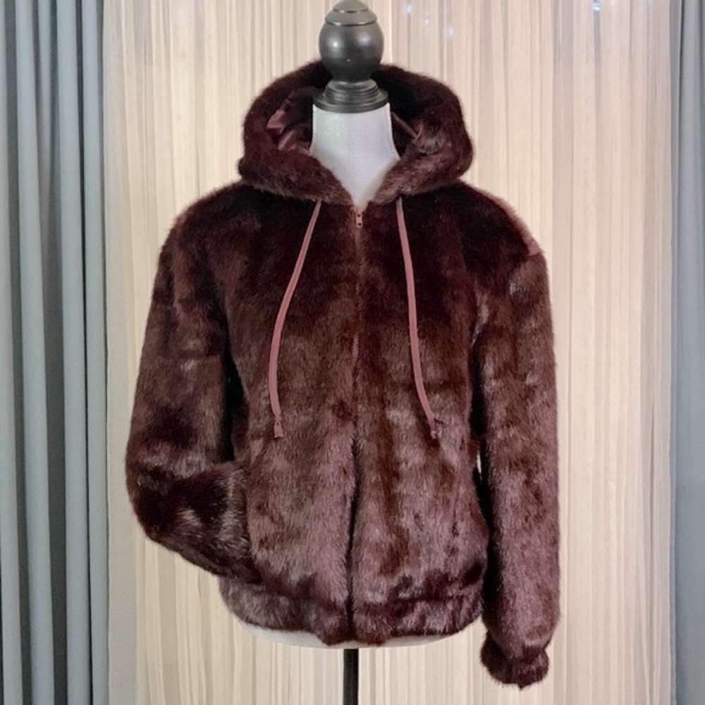 WALTER Baker Yumi Faux fur jacket front zip hood pockets elastic cuffs hem sz S